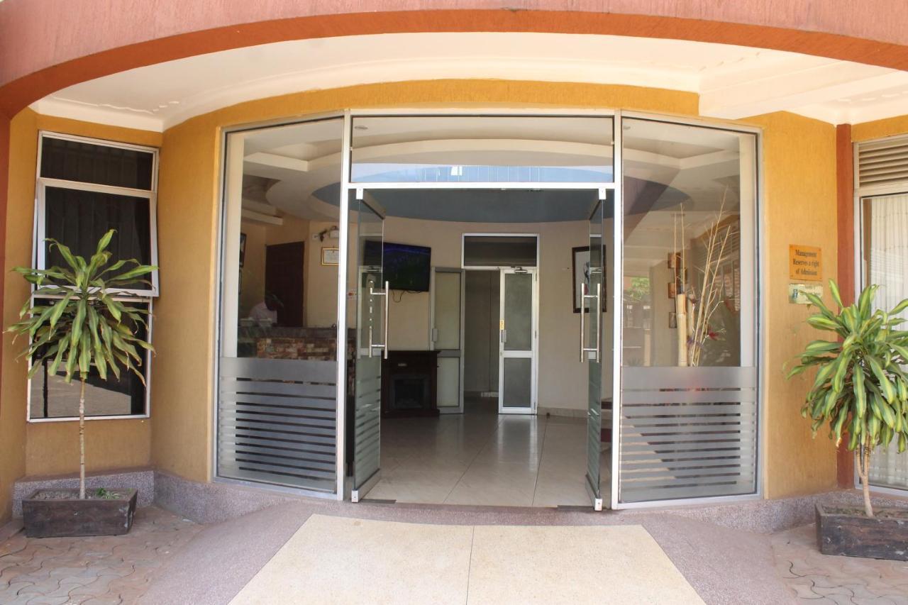 Ss Hotel Kampala Luaran gambar