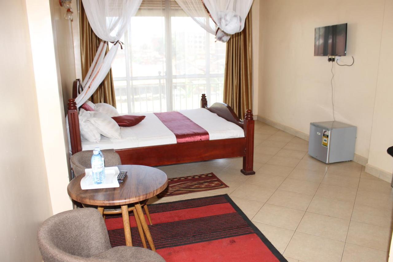 Ss Hotel Kampala Luaran gambar
