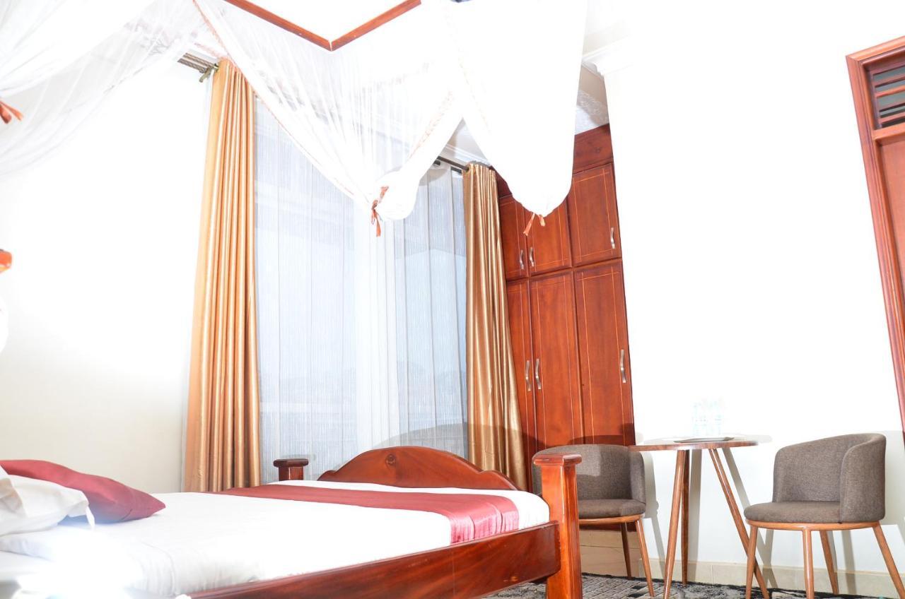 Ss Hotel Kampala Luaran gambar