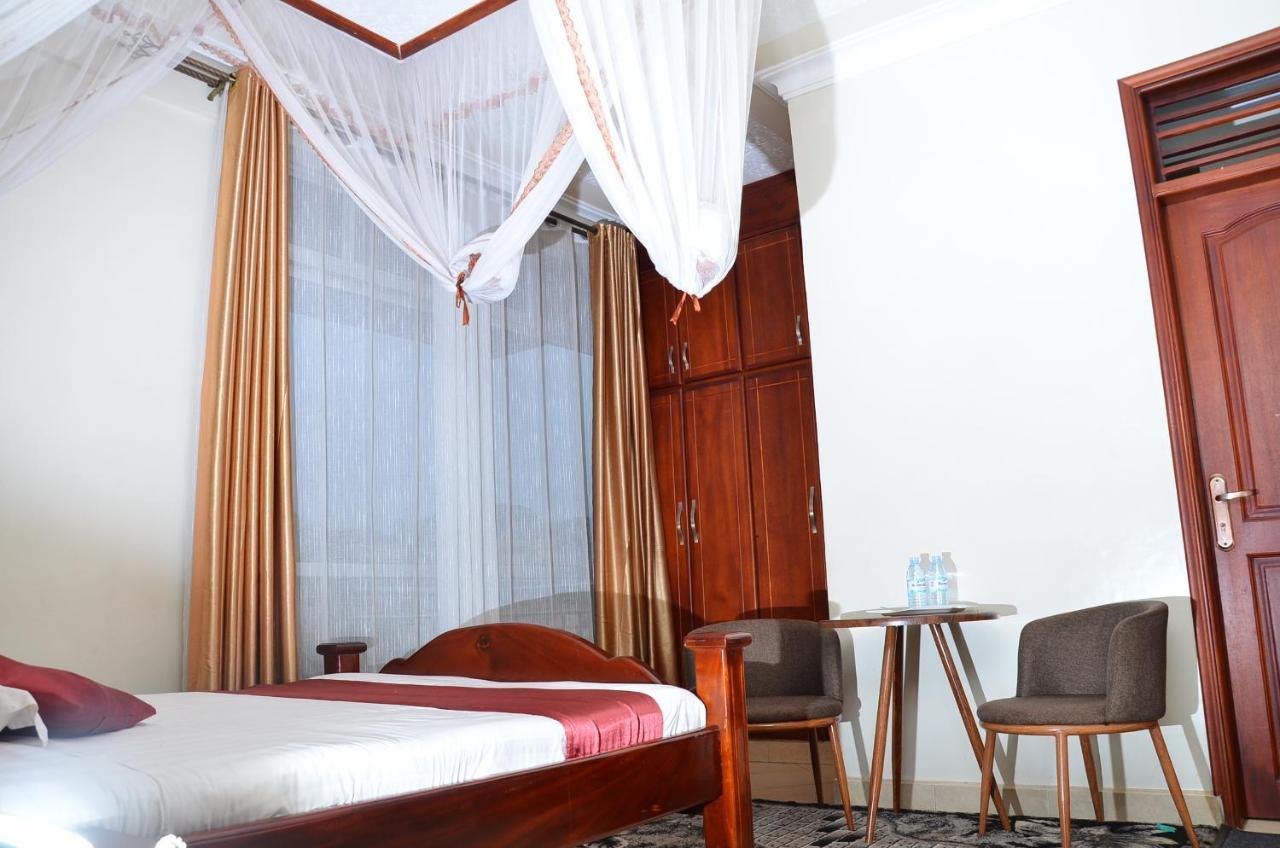 Ss Hotel Kampala Luaran gambar