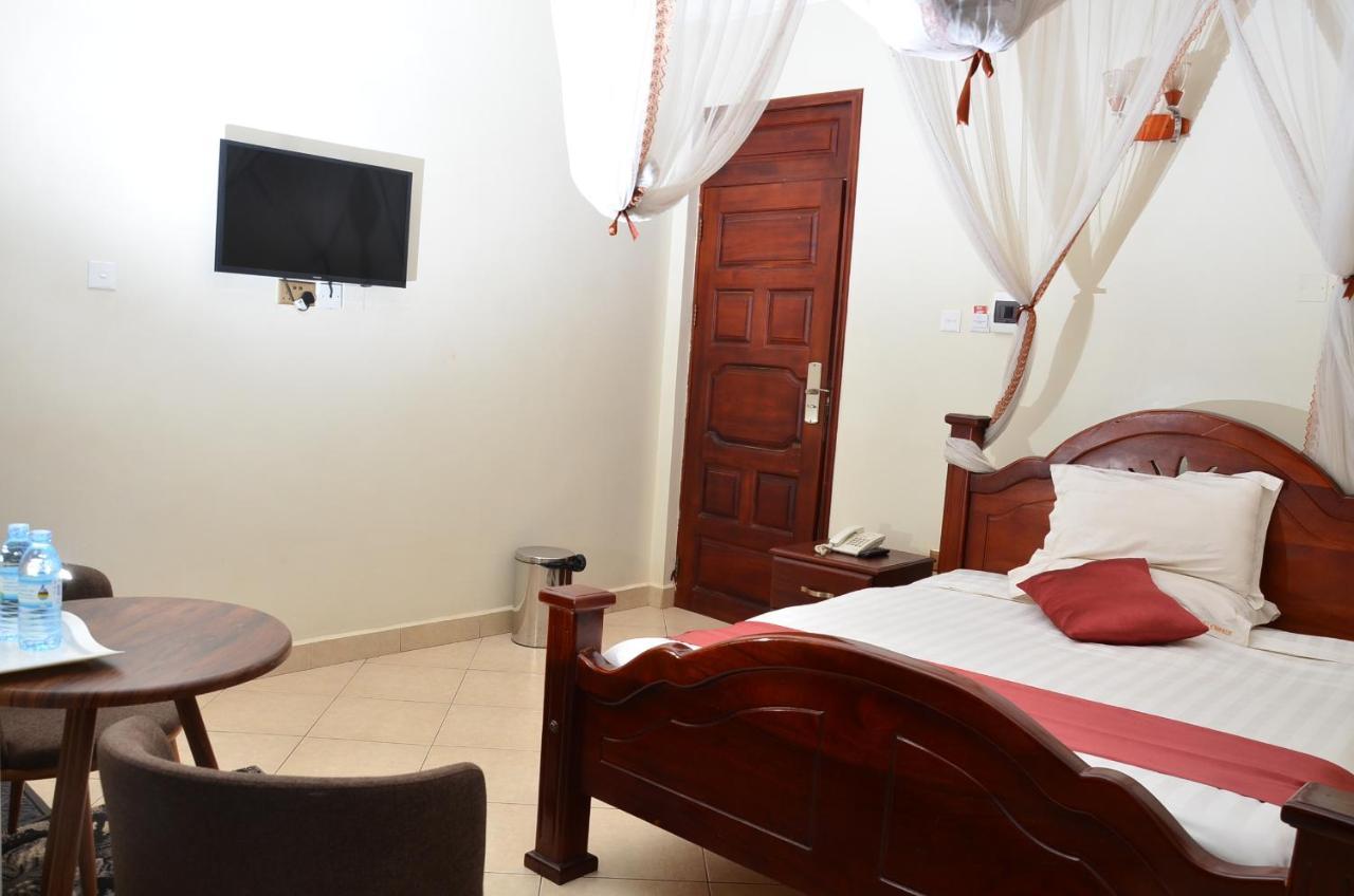 Ss Hotel Kampala Luaran gambar
