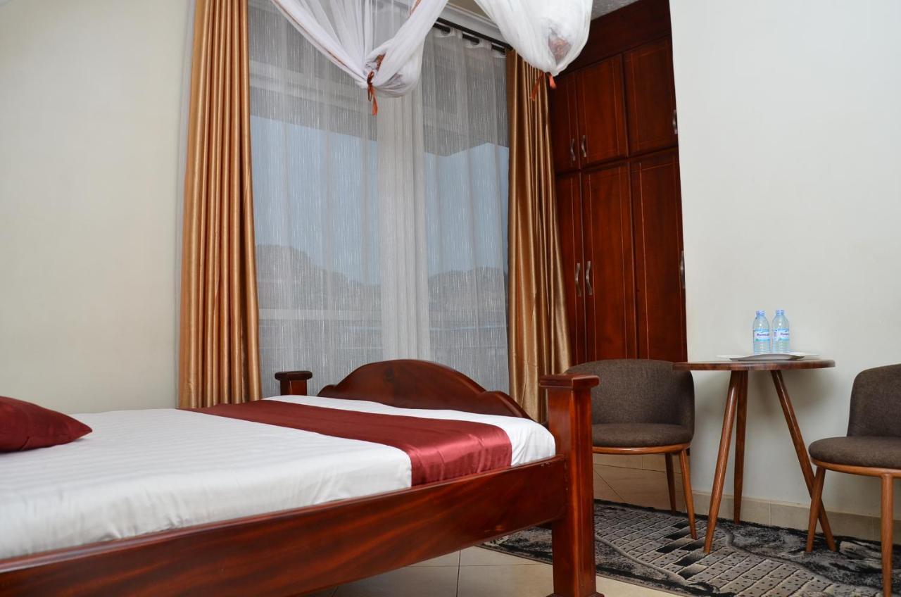 Ss Hotel Kampala Luaran gambar